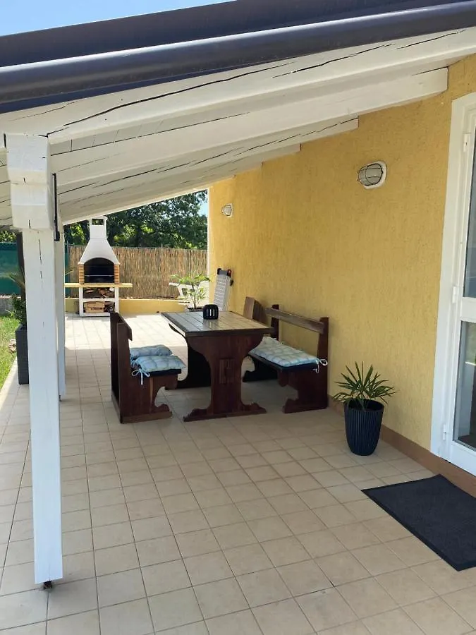 Gedići Holiday Home Rosa