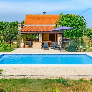 sunny-house-smokovic.hotelinzadar.com/